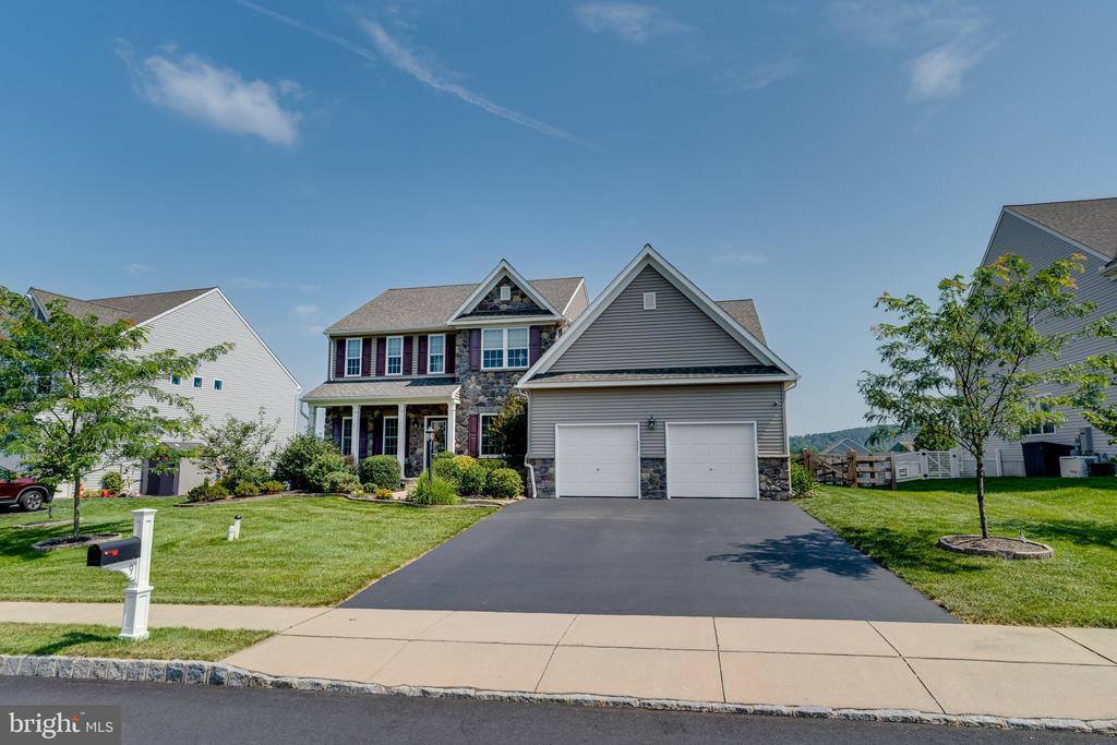 9 Sovereign Drive, Douglassville, PA 19518