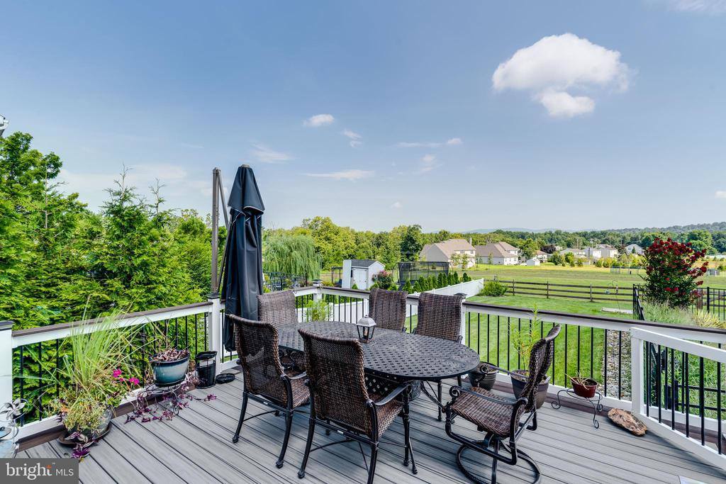 9 Sovereign Drive, Douglassville, PA 19518