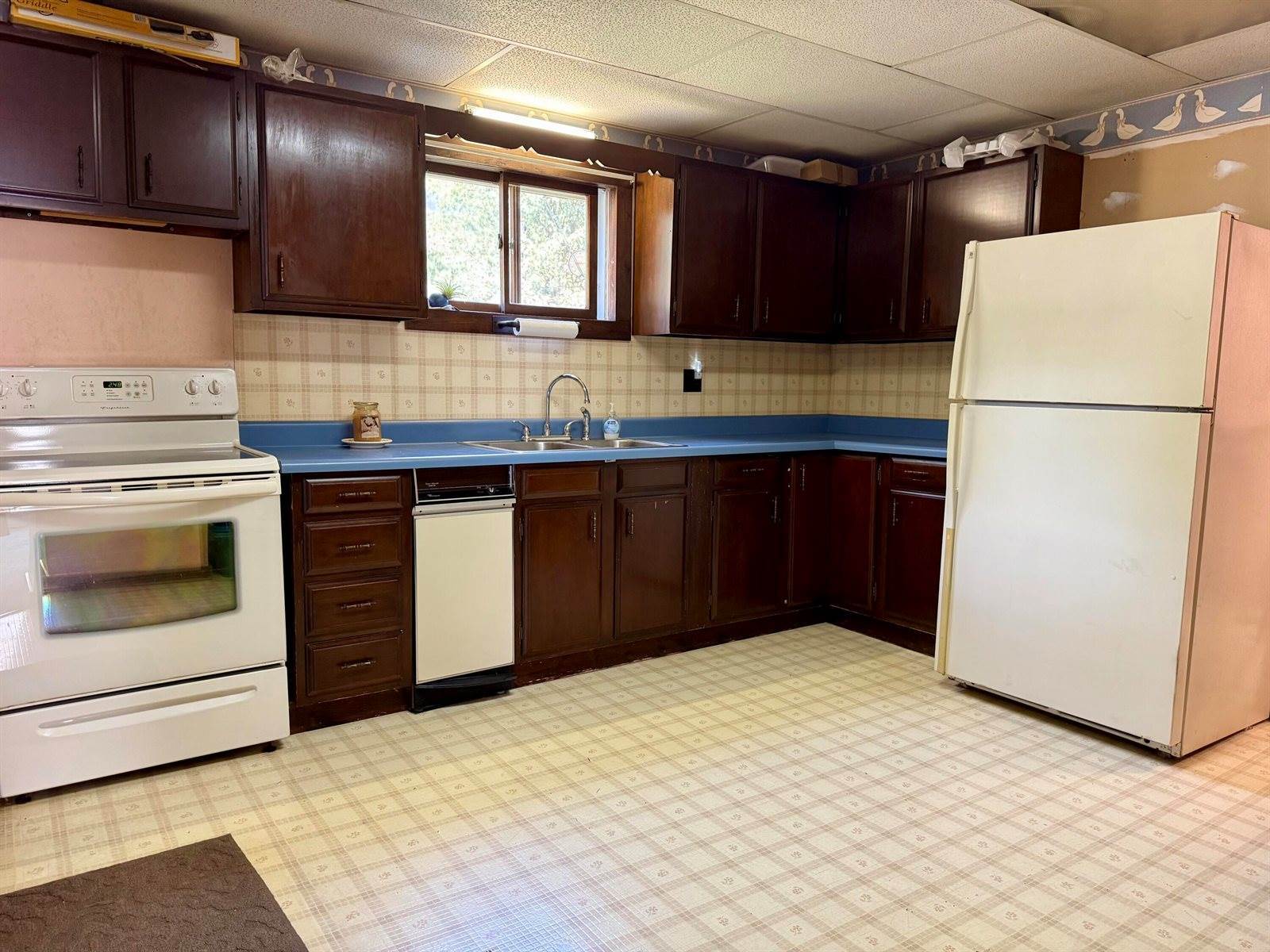 76 Court Street, Dover-Foxcroft, ME 04426