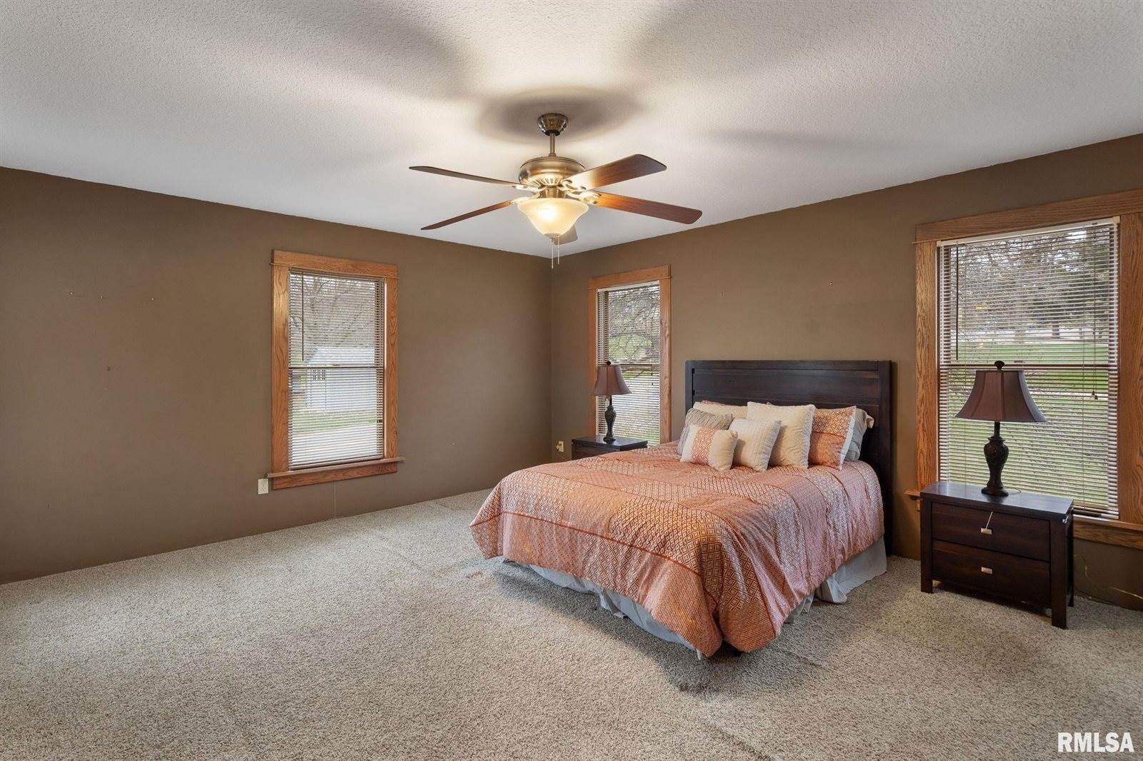 7020 Valley Drive, Bettendorf, IA 52722