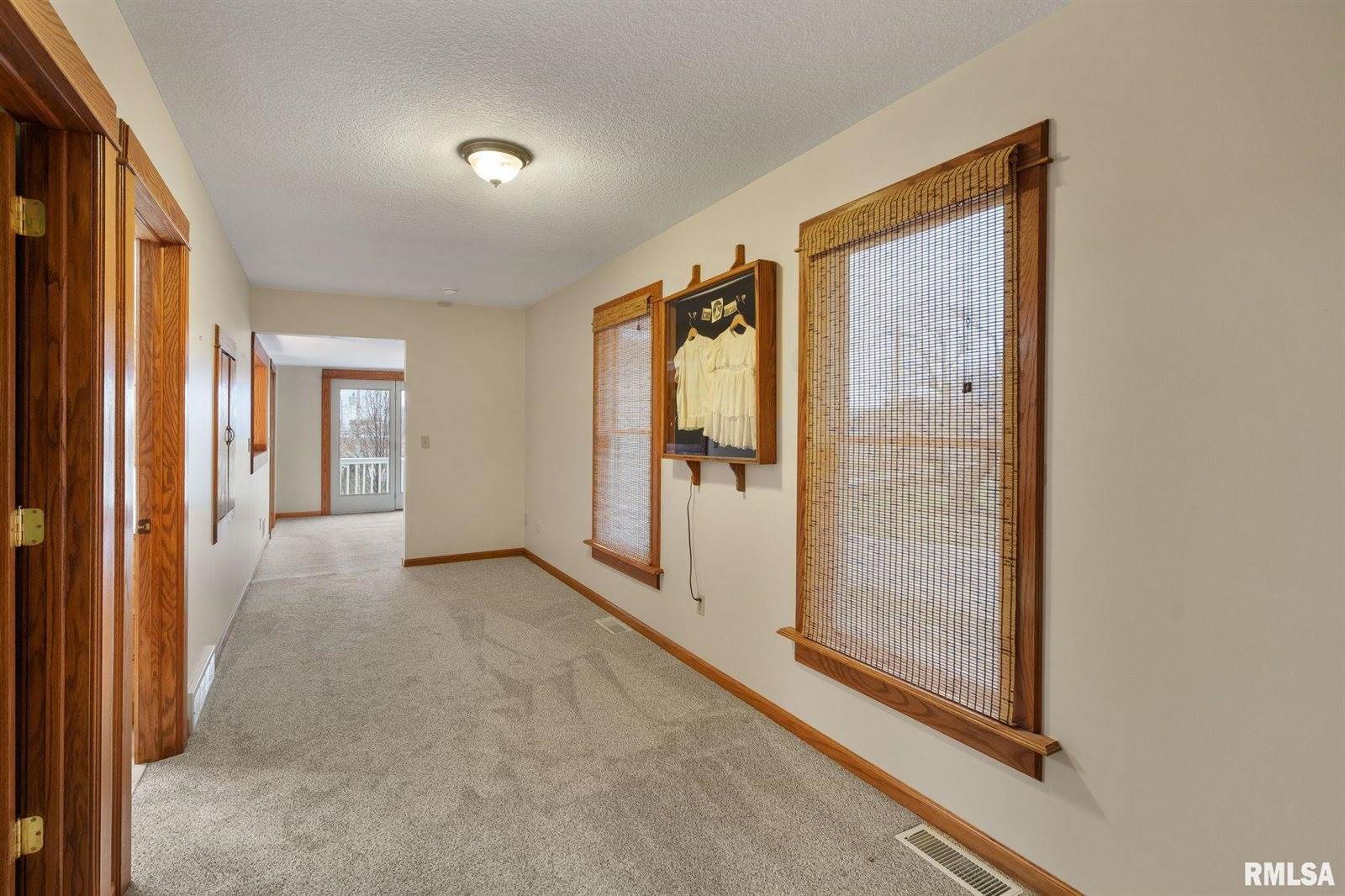 7020 Valley Drive, Bettendorf, IA 52722