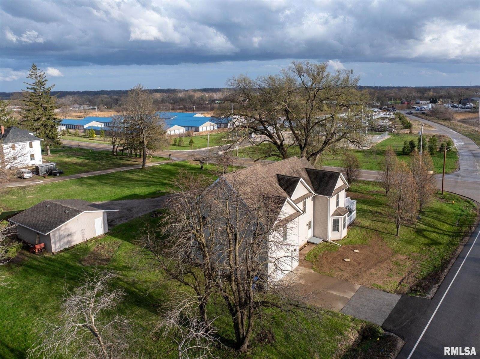 7020 Valley Drive, Bettendorf, IA 52722