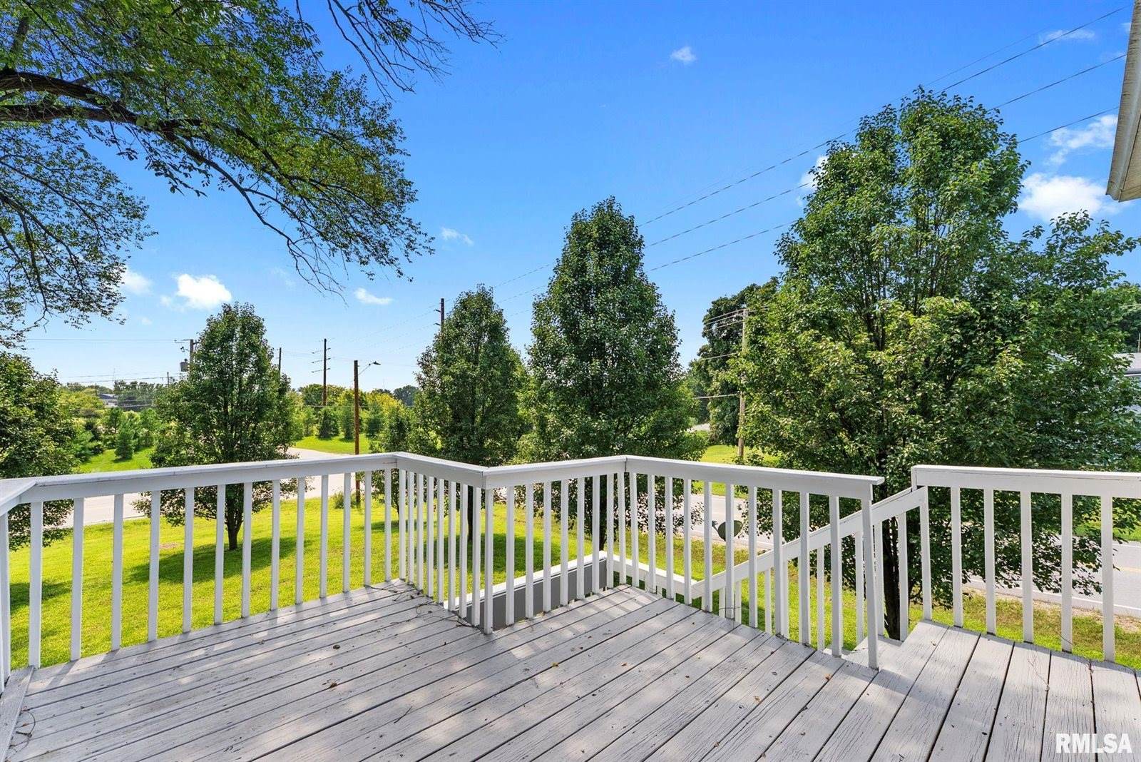 7020 Valley Drive, Bettendorf, IA 52722