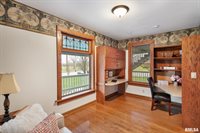 7020 Valley Drive, Bettendorf, IA 52722