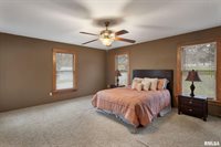 7020 Valley Drive, Bettendorf, IA 52722