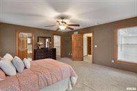 7020 Valley Drive, Bettendorf, IA 52722