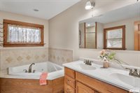 7020 Valley Drive, Bettendorf, IA 52722