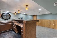 7020 Valley Drive, Bettendorf, IA 52722