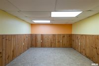 7020 Valley Drive, Bettendorf, IA 52722