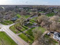 7020 Valley Drive, Bettendorf, IA 52722