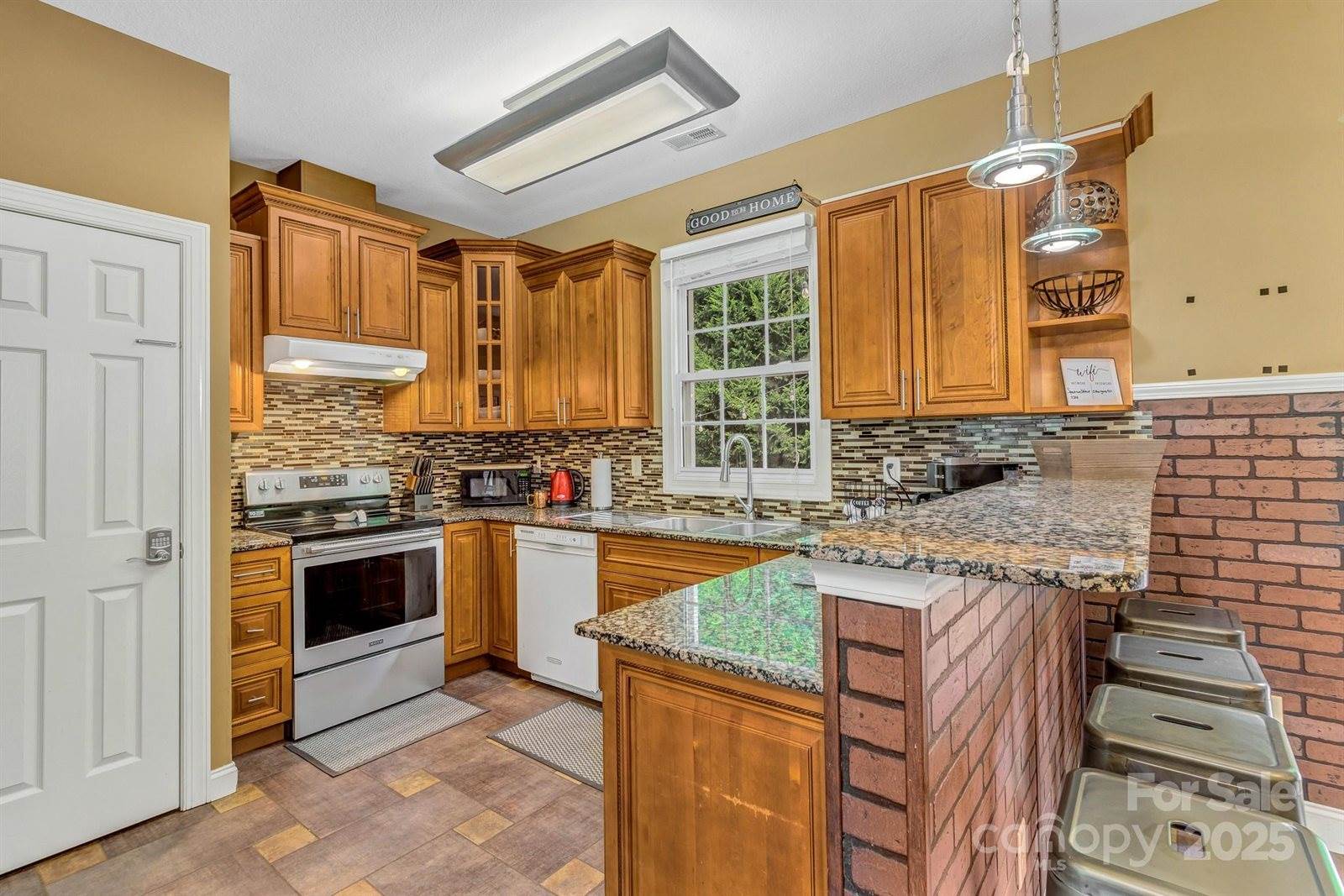 159 South Willow Brook Drive, Asheville, NC 28806