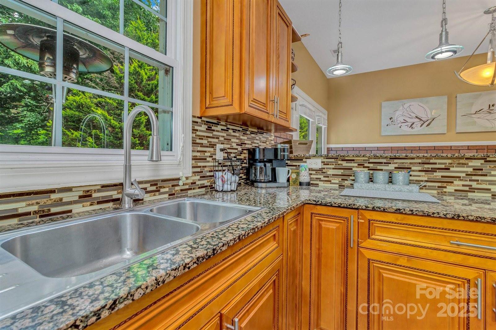 159 South Willow Brook Drive, Asheville, NC 28806