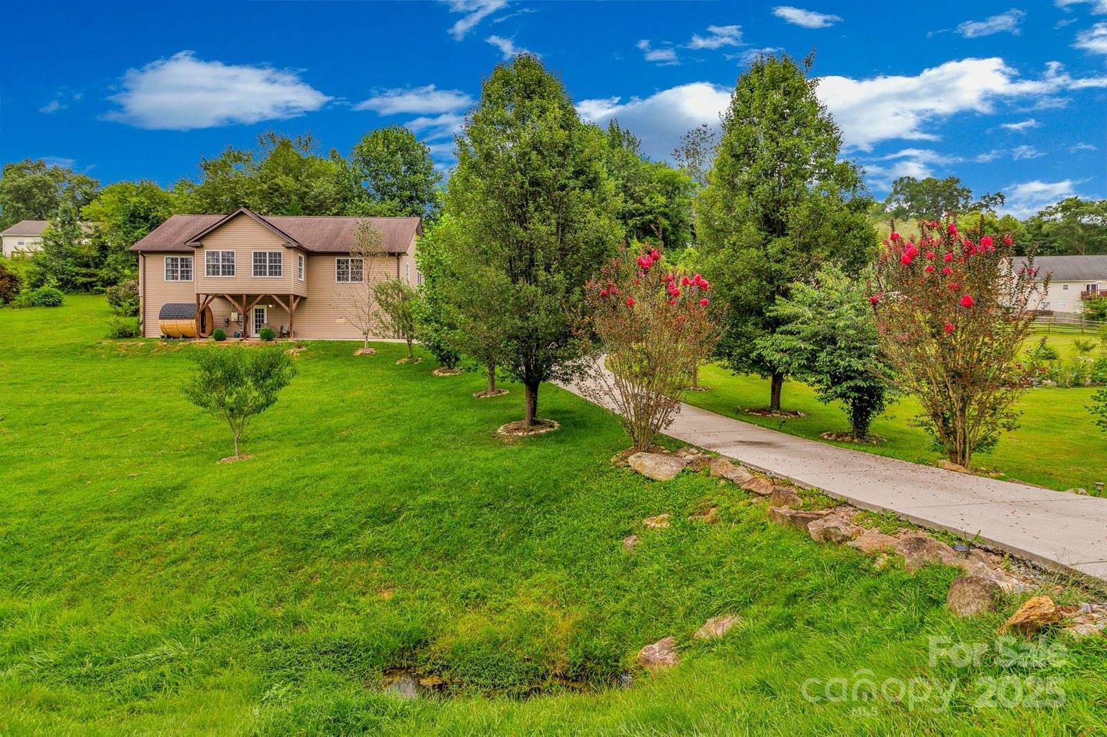 159 South Willow Brook Drive, Asheville, NC 28806