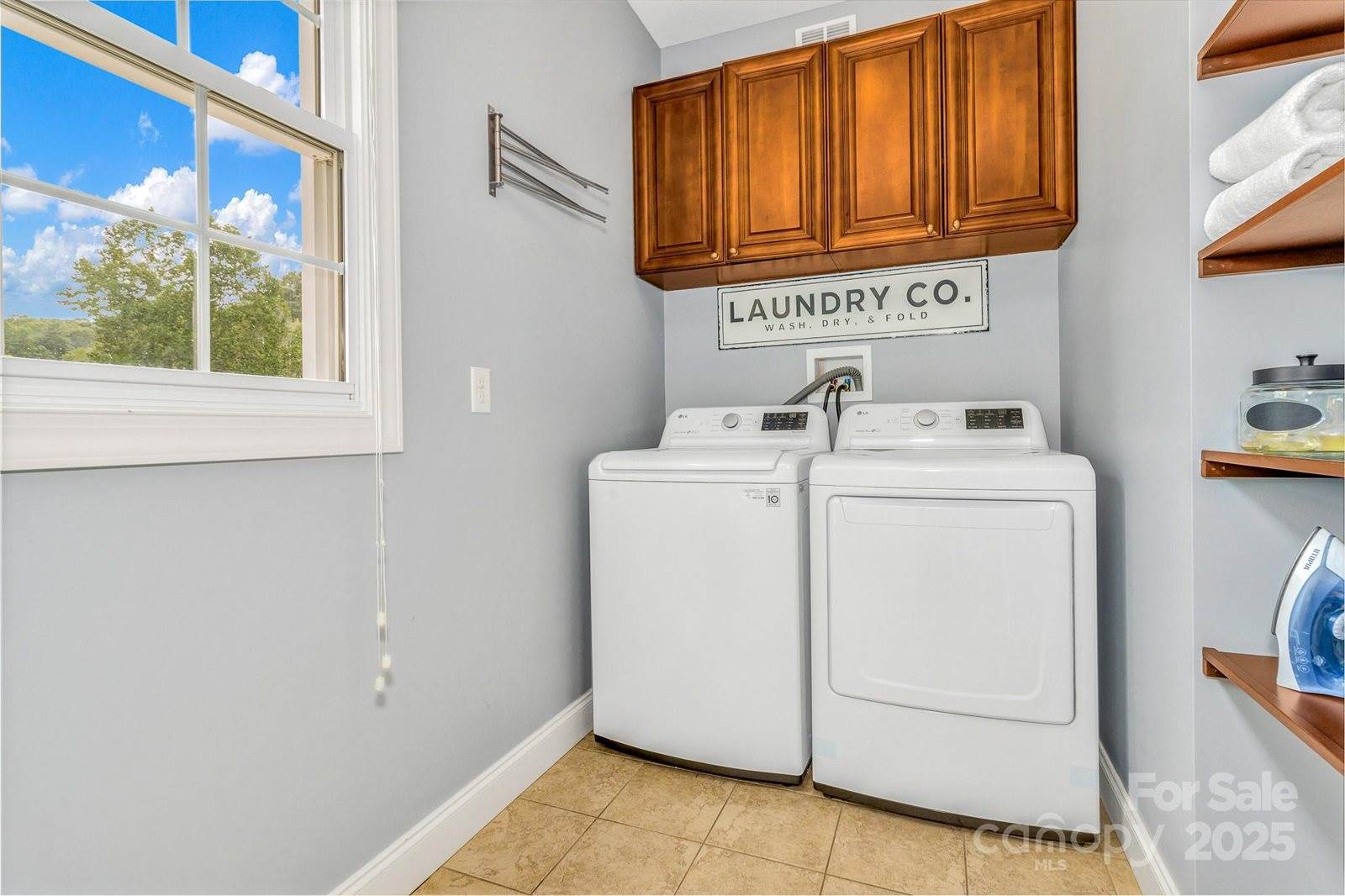 159 South Willow Brook Drive, Asheville, NC 28806