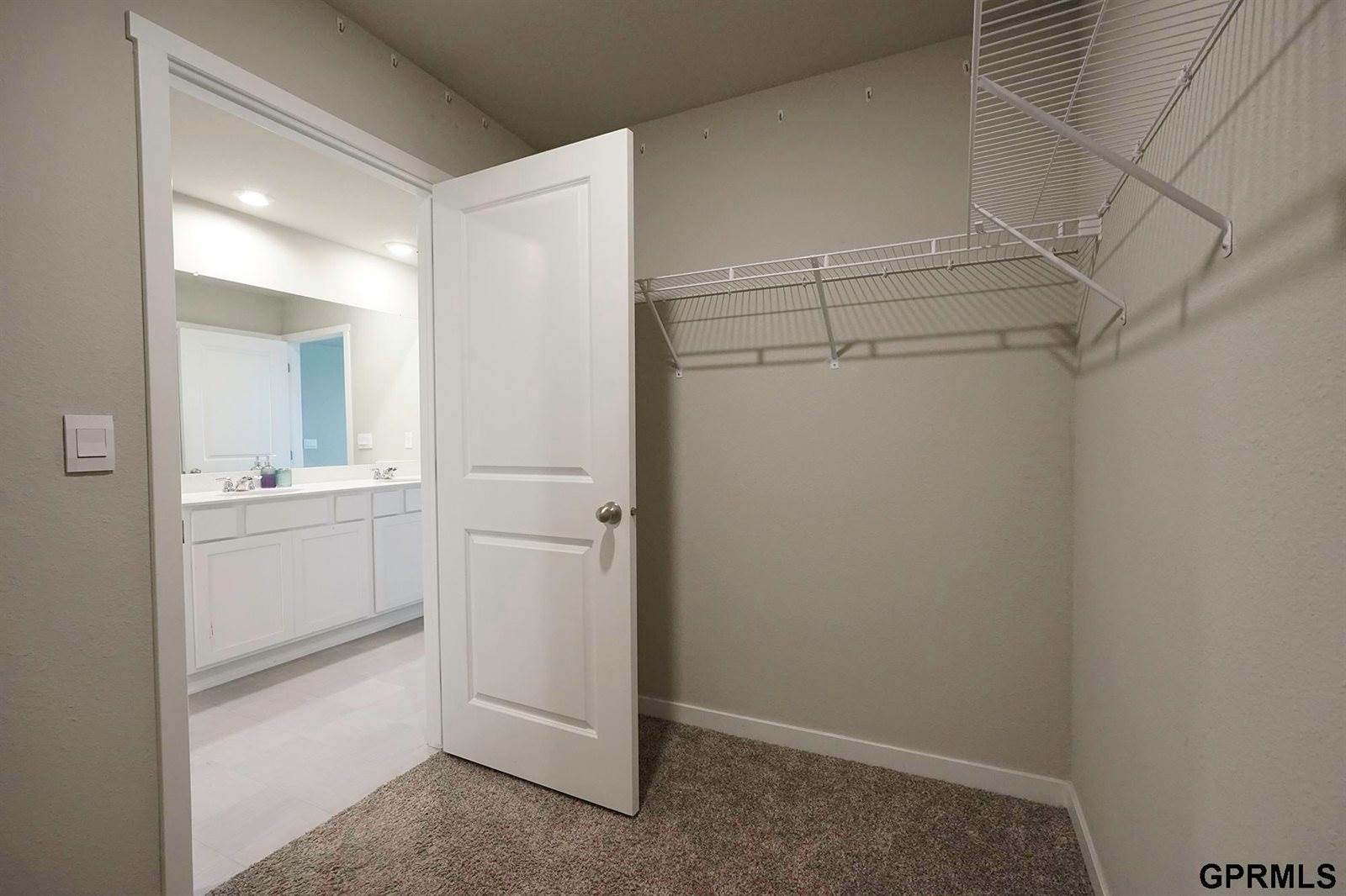 225 North 10th Avenue, Springfield, NE 68059