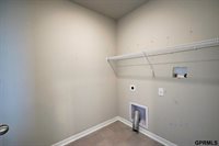 225 North 10th Avenue, Springfield, NE 68059