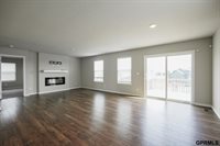 225 North 10th Avenue, Springfield, NE 68059