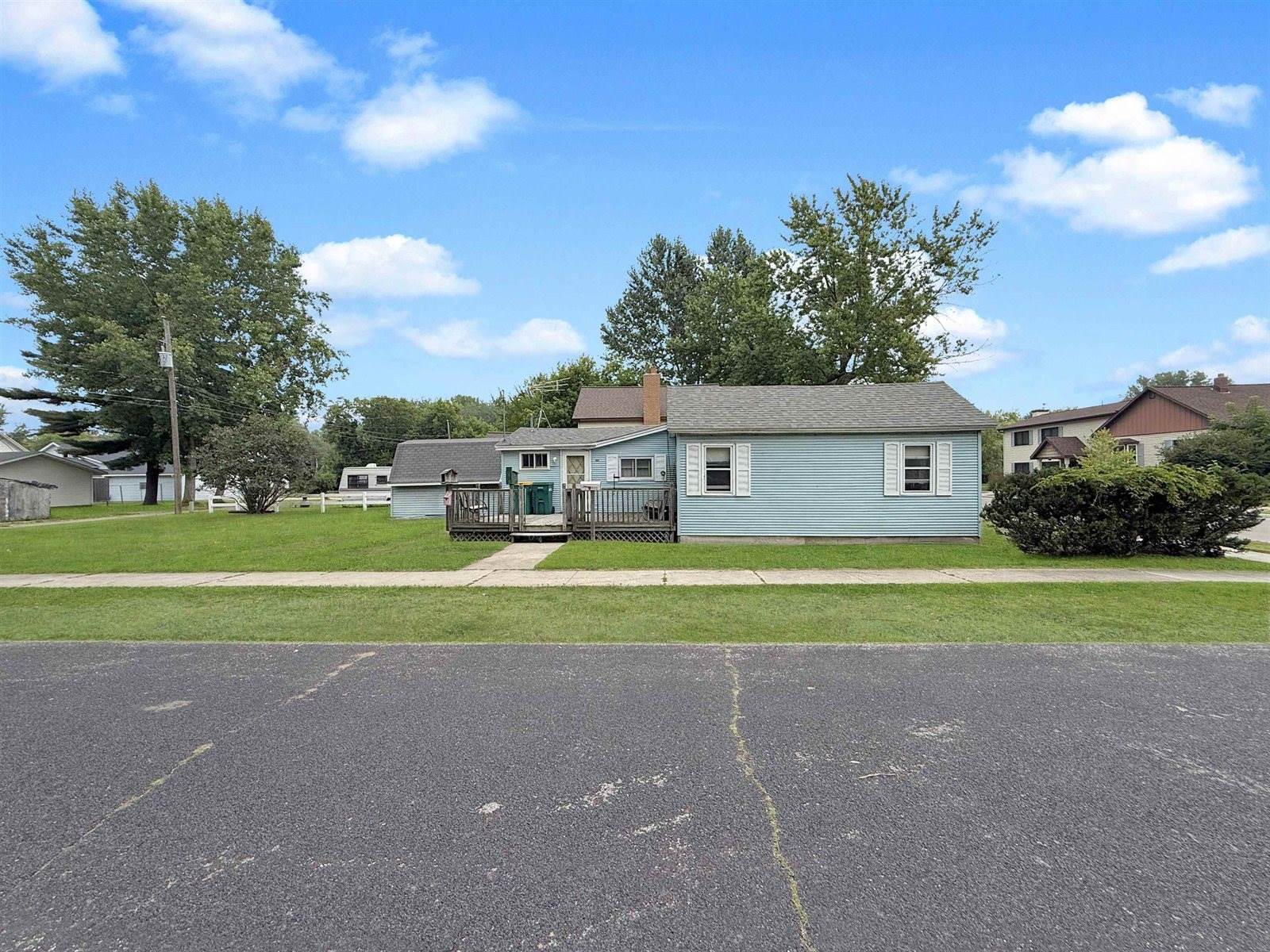 521 Cushman Street, Marinette, WI 54143