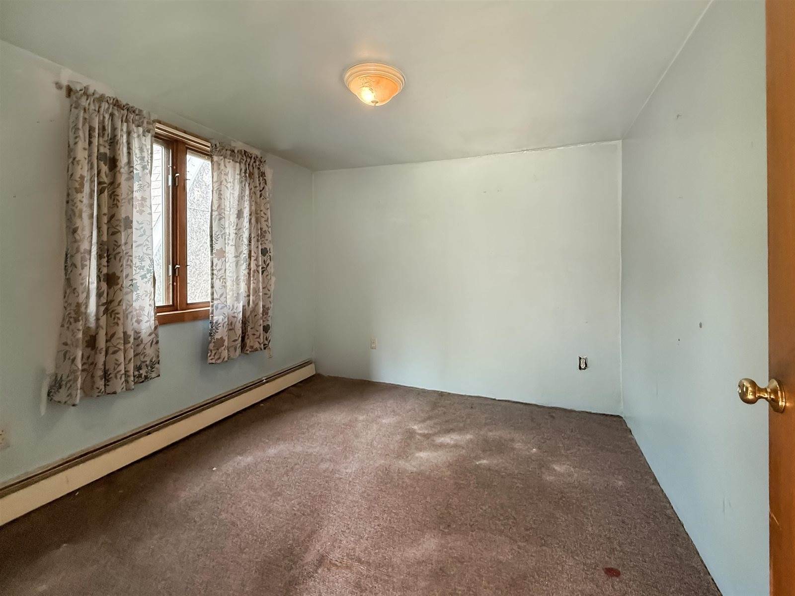 521 Cushman Street, Marinette, WI 54143