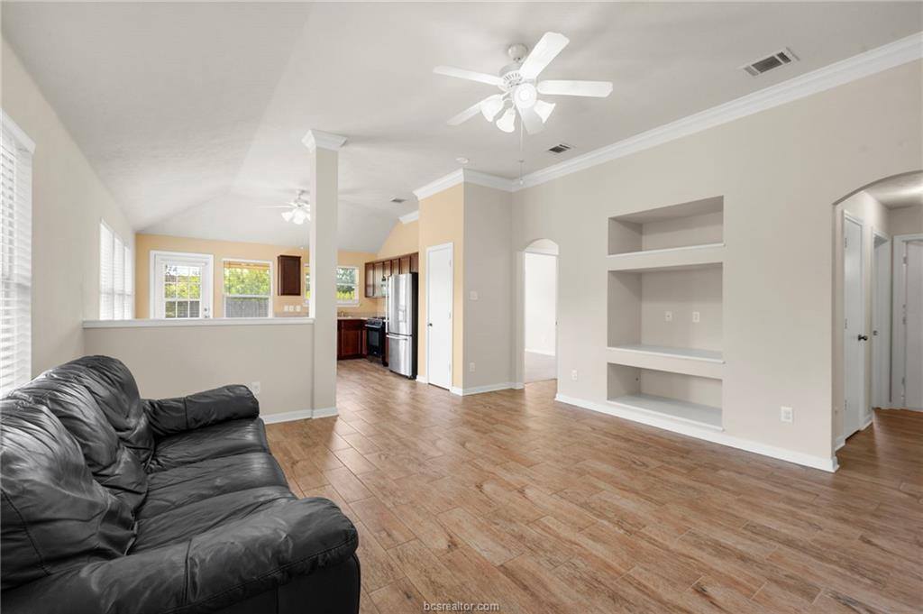 919 Windmeadows Drive, College Station, TX 77845