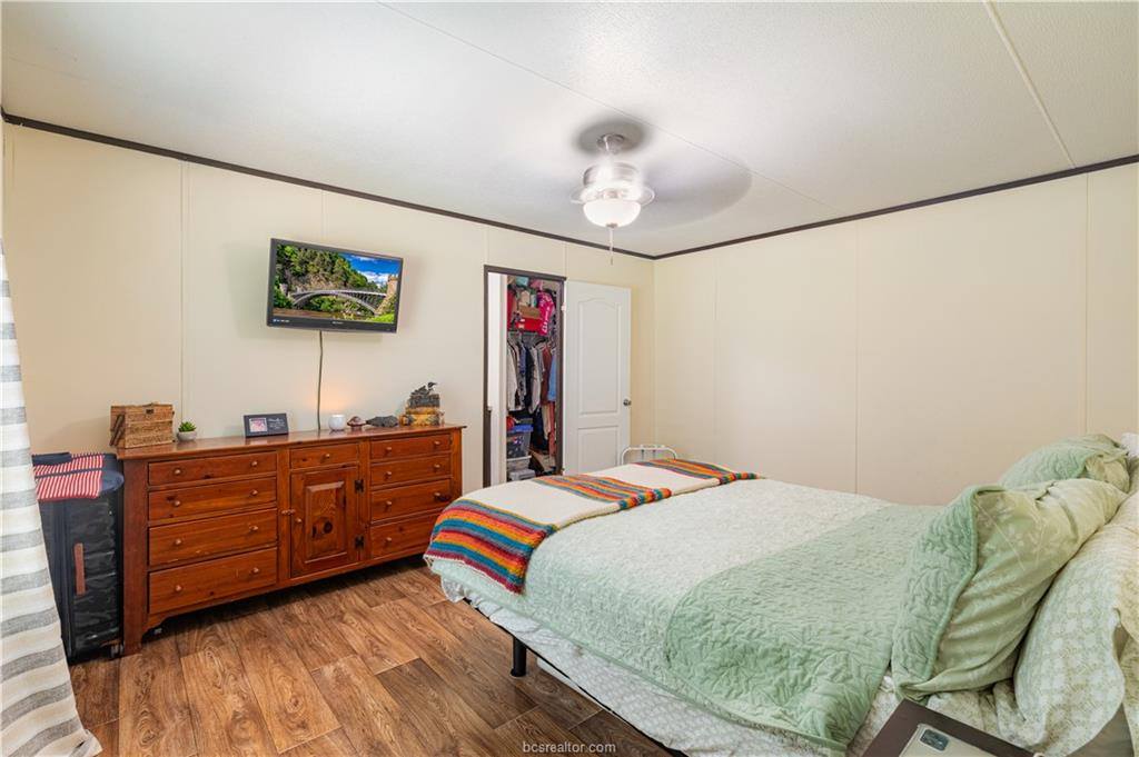 298 Lantern Street, Somerville, TX 77879