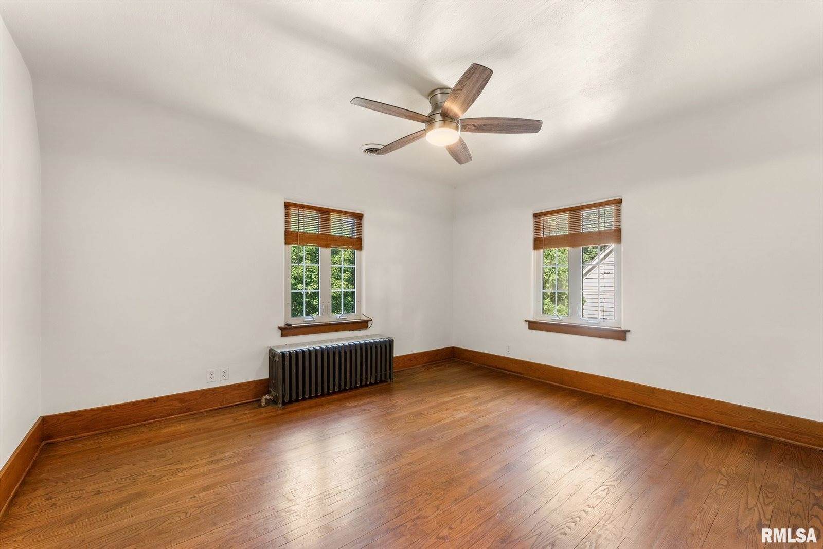 56 Crestwood Terrace, Davenport, IA 52803