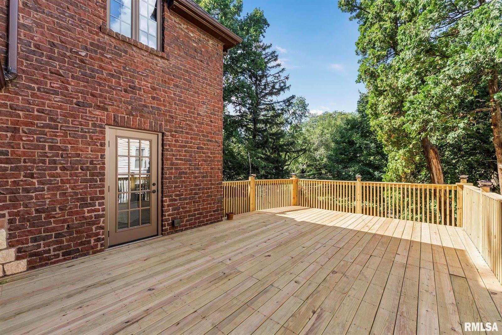 56 Crestwood Terrace, Davenport, IA 52803