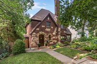 56 Crestwood Terrace, Davenport, IA 52803