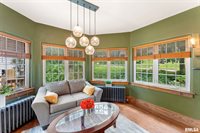 56 Crestwood Terrace, Davenport, IA 52803