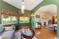 56 Crestwood Terrace, Davenport, IA 52803