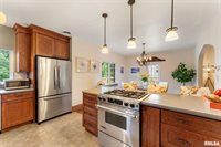 56 Crestwood Terrace, Davenport, IA 52803