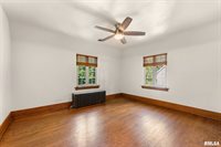 56 Crestwood Terrace, Davenport, IA 52803