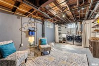 56 Crestwood Terrace, Davenport, IA 52803