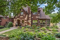 56 Crestwood Terrace, Davenport, IA 52803