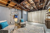 56 Crestwood Terrace, Davenport, IA 52803