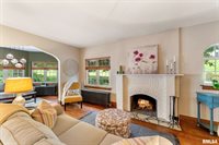 56 Crestwood Terrace, Davenport, IA 52803