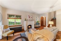 56 Crestwood Terrace, Davenport, IA 52803