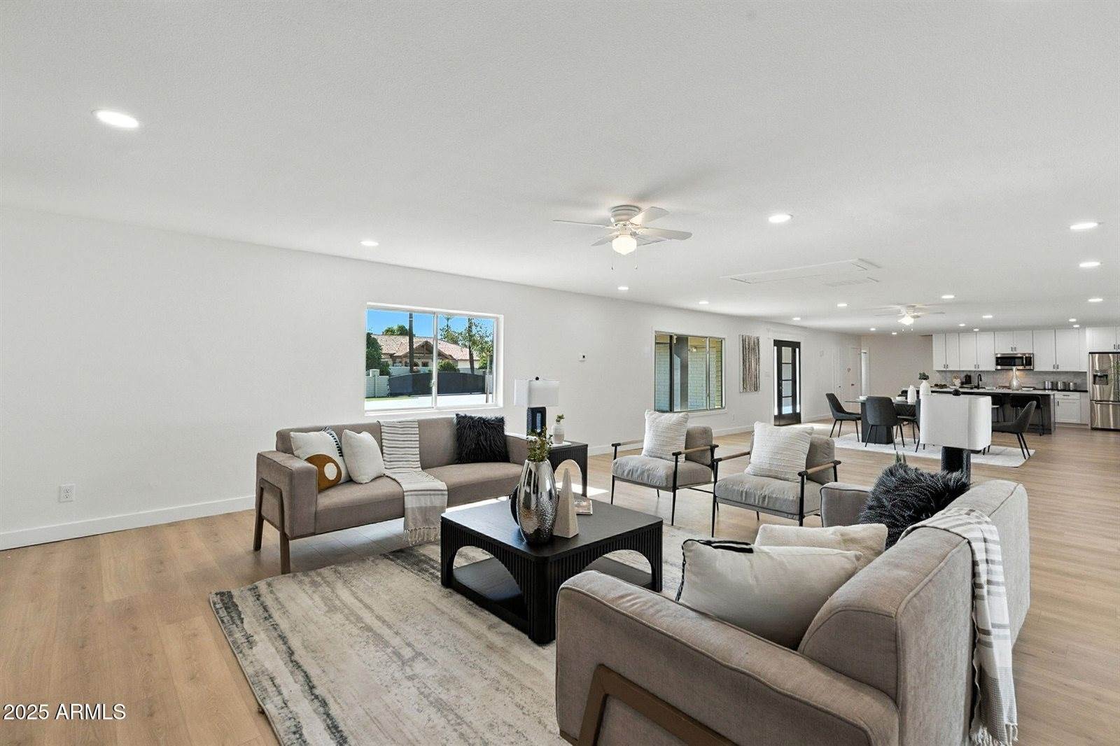 7637 North 7TH Avenue, Phoenix, AZ 85021