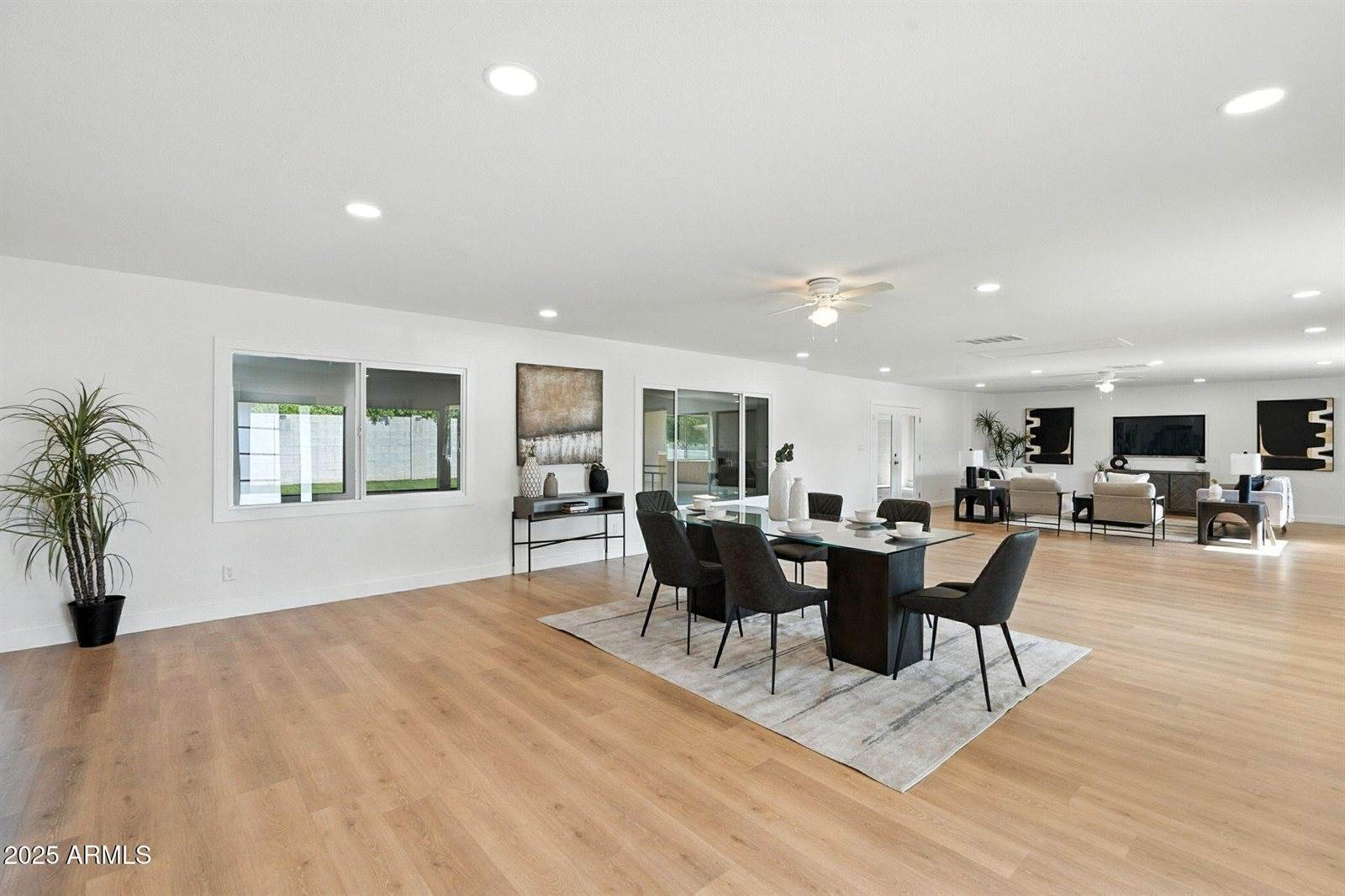 7637 North 7TH Avenue, Phoenix, AZ 85021