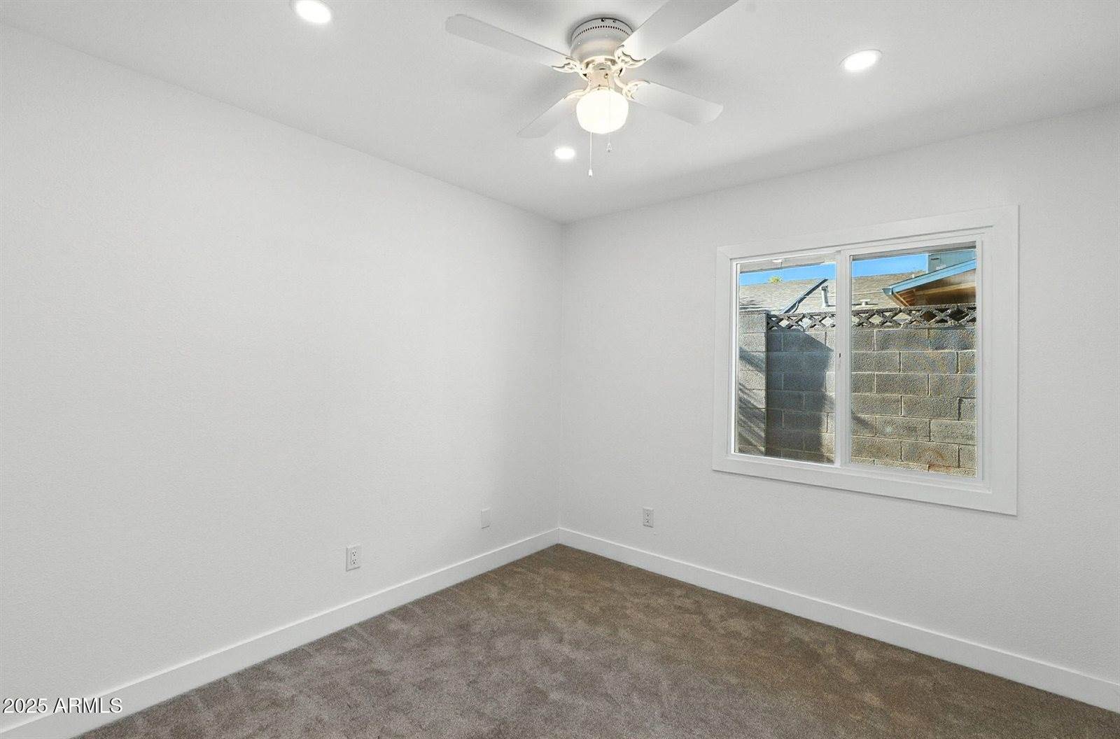 7637 North 7TH Avenue, Phoenix, AZ 85021