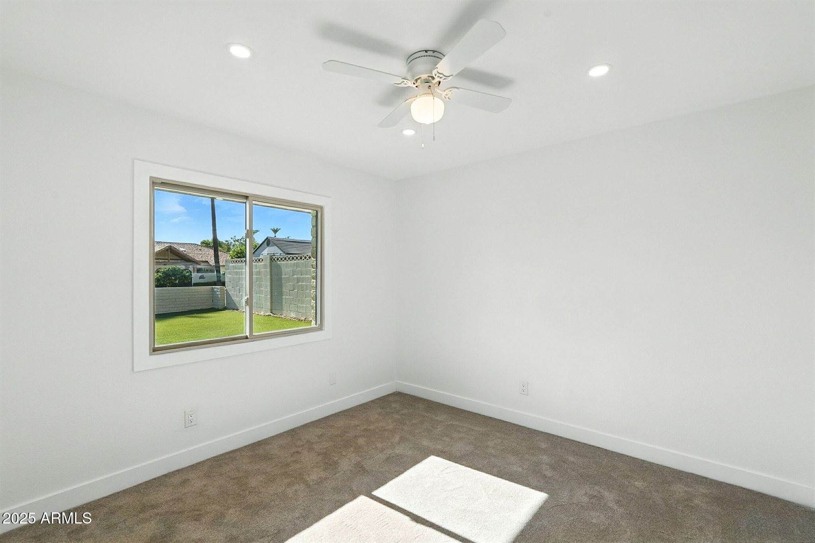 7637 North 7TH Avenue, Phoenix, AZ 85021