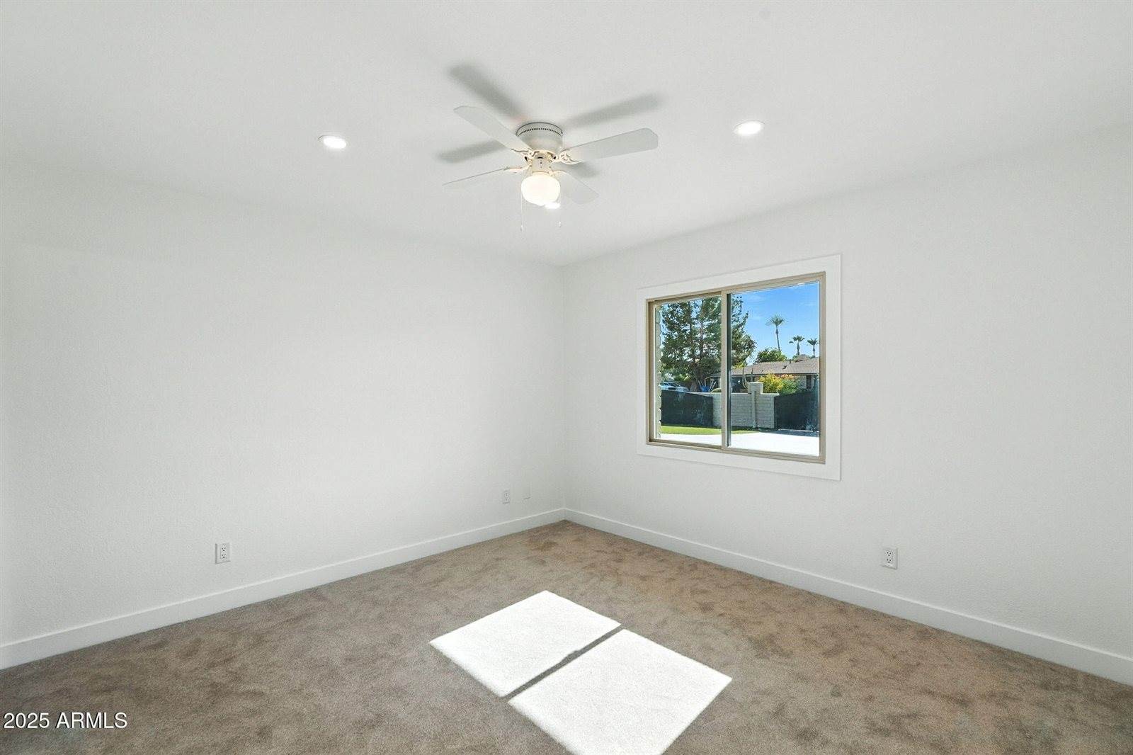 7637 North 7TH Avenue, Phoenix, AZ 85021