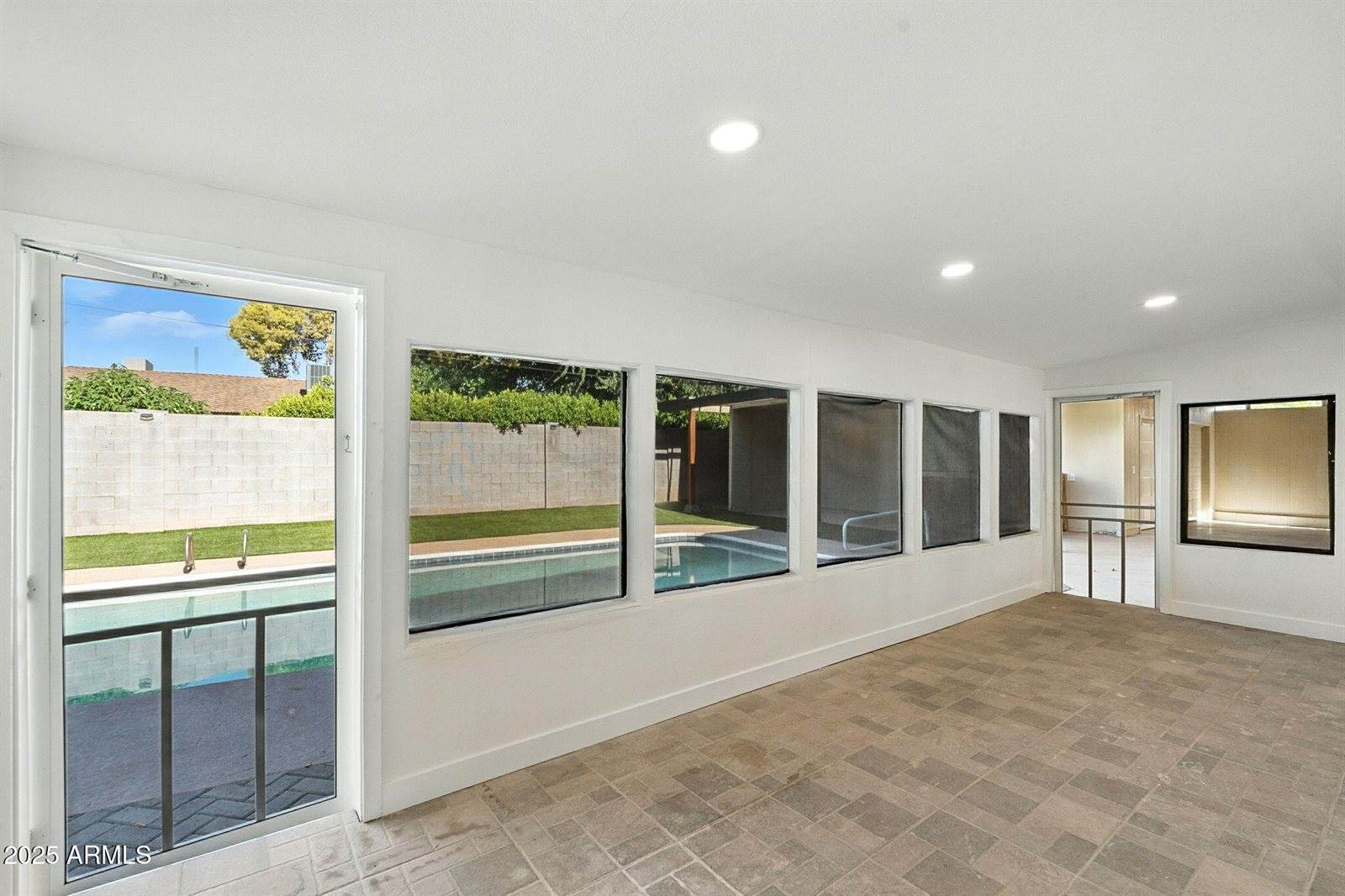 7637 North 7TH Avenue, Phoenix, AZ 85021