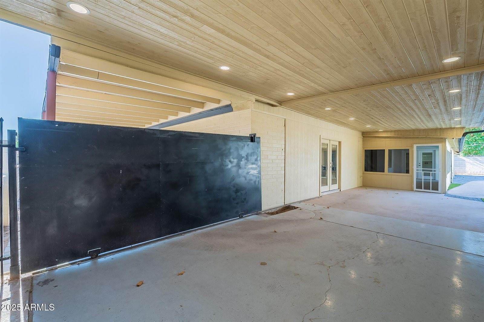 7637 North 7TH Avenue, Phoenix, AZ 85021