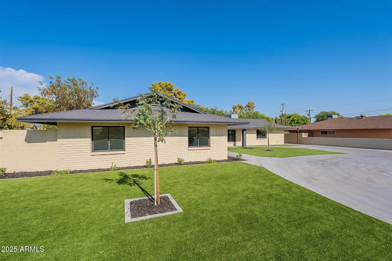 7637 North 7TH Avenue, Phoenix, AZ 85021