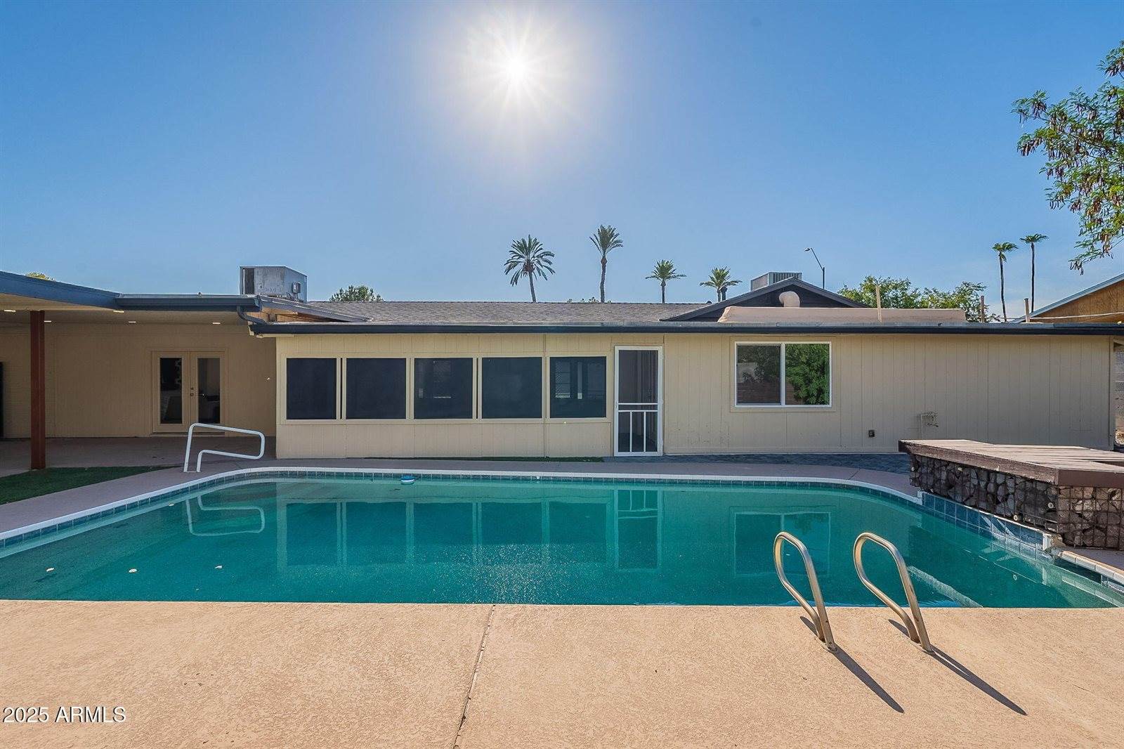 7637 North 7TH Avenue, Phoenix, AZ 85021