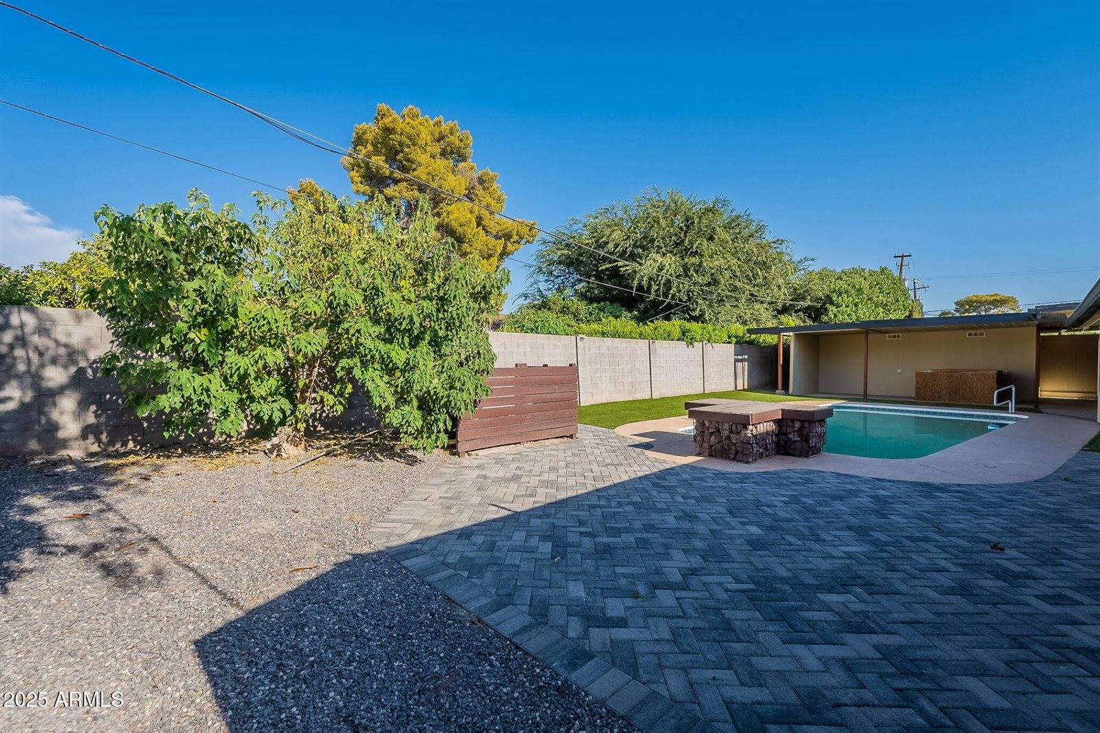 7637 North 7TH Avenue, Phoenix, AZ 85021