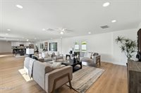 7637 North 7TH Avenue, Phoenix, AZ 85021