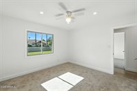 7637 North 7TH Avenue, Phoenix, AZ 85021