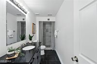 7637 North 7TH Avenue, Phoenix, AZ 85021